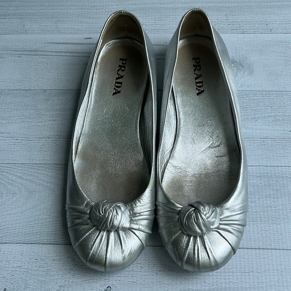 Prada Metallic Silver Leather Ballet Flats Size 5.5 - Picture 1 of 14